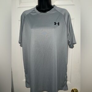Under Armour Men’s Heat Hear Loose Short Sleeve Gray Tshirt Sz M